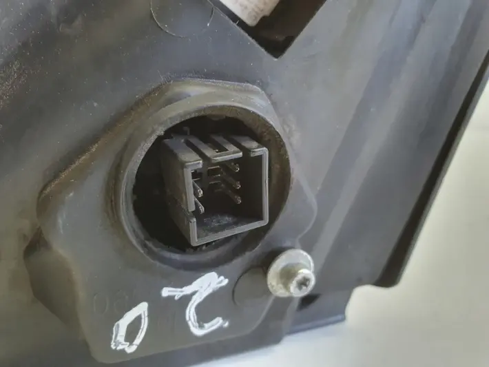 Opel Corsa C 00-06r LUSTERKO PRAWE PASAŻERA 5 pin pinów 24420933 24418044