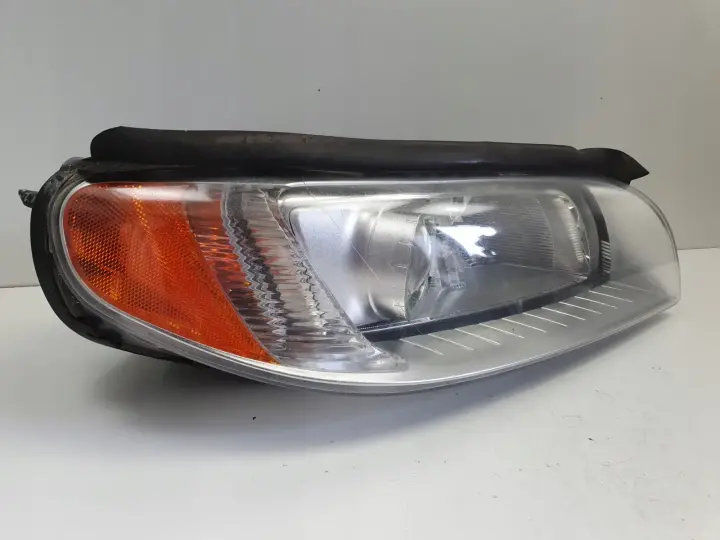 Volvo V70 III XC70 S80 II XENON PRZEDNIA LAMPA PRAWA prawy przód 31214348