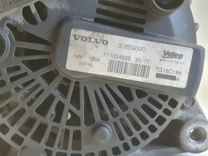 Volvo V70 III 1.6 D D2 ALTERNATOR valeo 30659390