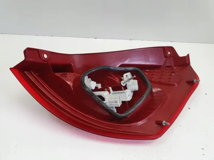 Ford Fiesta VII MK7 08-12r TYLNIA LAMPA LEWA LEWY TYŁ kierowcy 8A61-13405-A