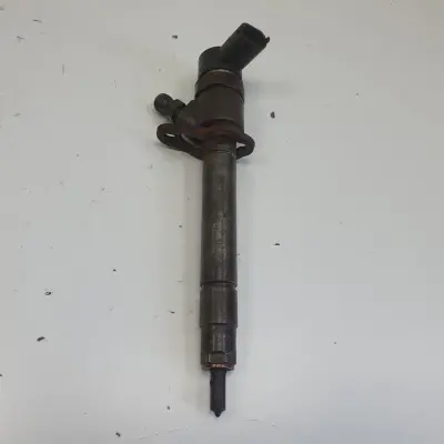 Volvo S60 S80 V50 V70 XC70 XC90 2.4 D5 WTRYSKIWACZ wtrysk 0445110251