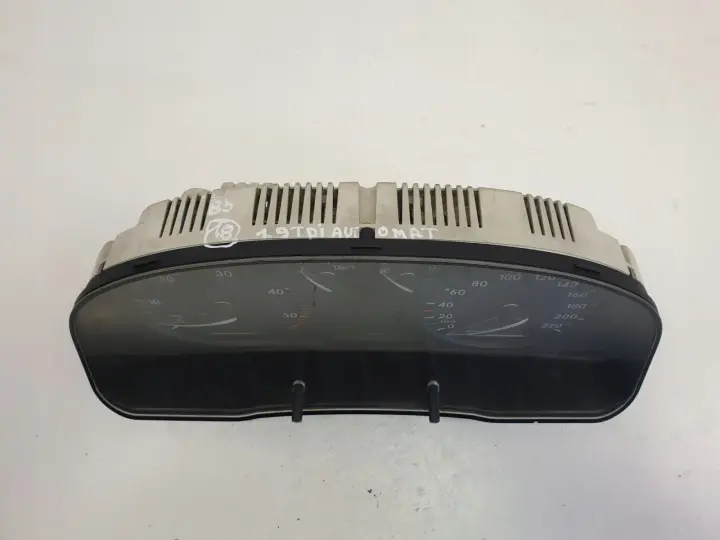 Vw Passat B5 1.9 TDI LICZNIK ZEGARY automat Europa