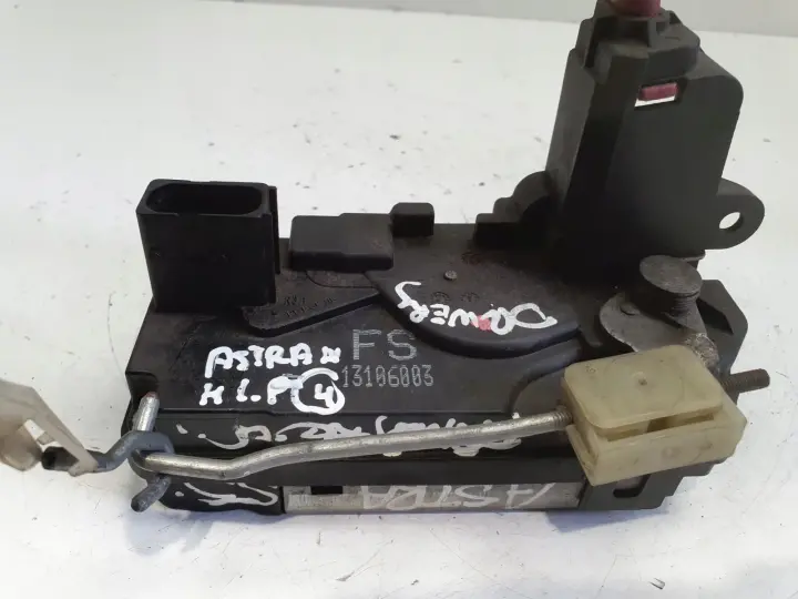 Opel Astra H ZAMEK DRWI Prawy tył pasażera 13106003