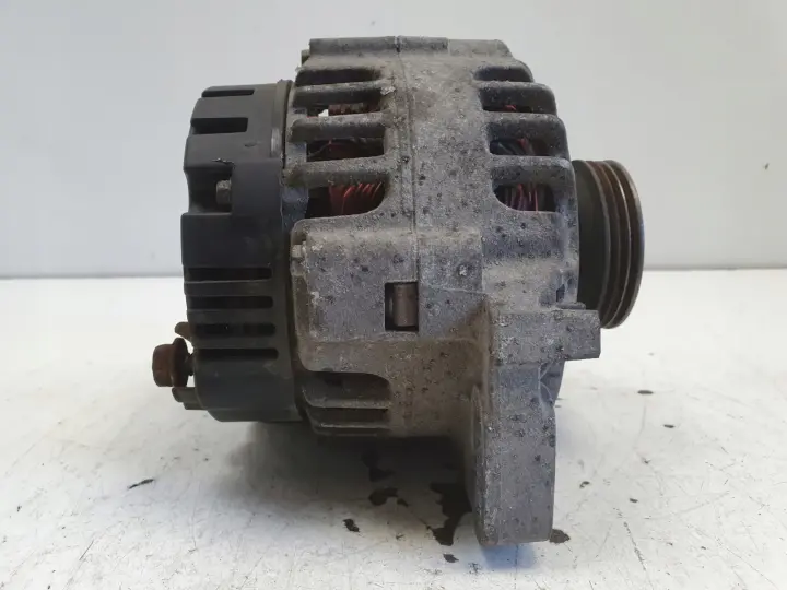 Renault Clio II 1.2 16V ALTERNATOR 7700437090 valeo 95A