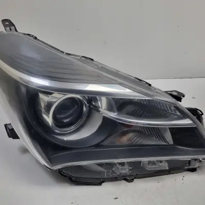 Toyota Yaris III LIFT 14-17r PRZEDNIA LAMPA PRAWA prawy przód EUROPA