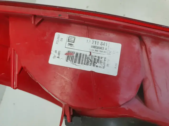 Opel Corsa D 3 drzwi TYLNA LAMPA PRAWA prawy tył pasażera 13269051