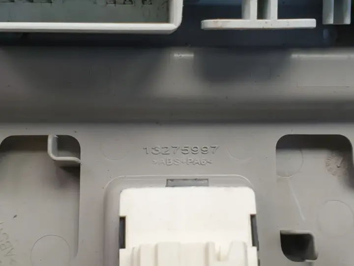 Opel Meriva II B LAMPKA OŚWIETLENIA KABINY