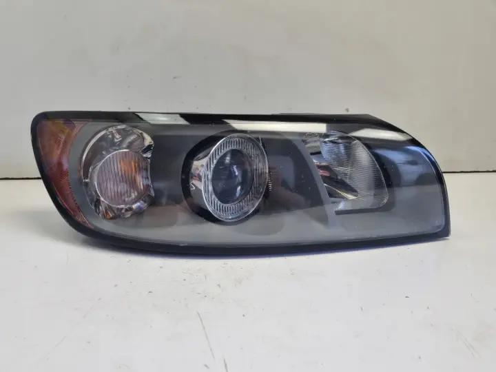 Volvo S40 II V50 04-07r PRZEDNIA LAMPA PRAWA prawy przód 30698886