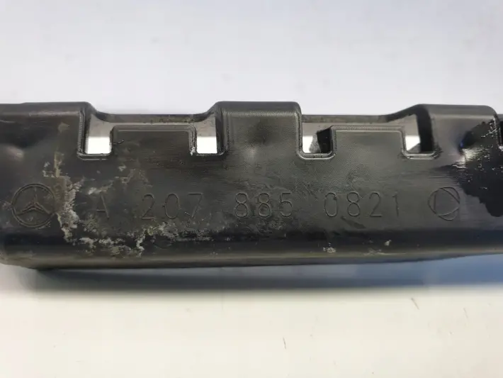 Mercedes W207 C207 A207 ŚLIZG ZDERZAKA Prawy tył