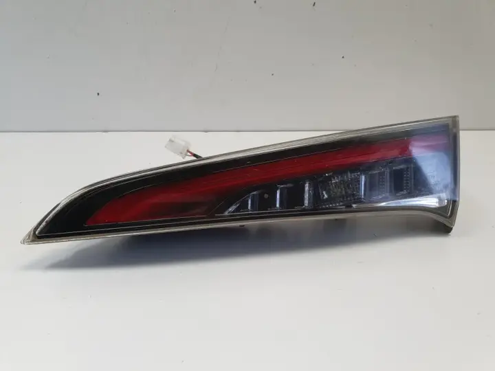 Toyota Corolla E21 HTB TYLNIA TYLNA LAMPA PRAWA prawy tył w klape EUROPA