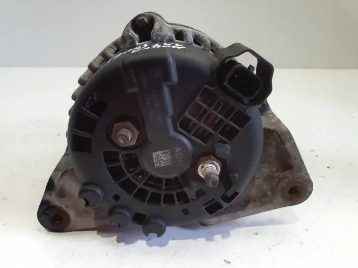 Opel Astra IV J 1.4 T turbo ALTERNATOR 13581885 100A