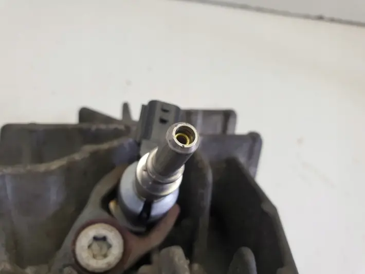 Renault Megane III 1.5 DCI WTRYSKIWACZ DPF łapa