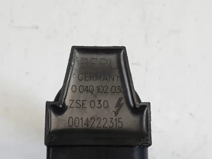 VW Golf IV 1.6 16V CEWKA ZAPŁONOWA beru 0040102030