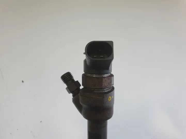 BMW F20 F30 2.0 D WTRYSKIWACZ wtrysk 0445110289