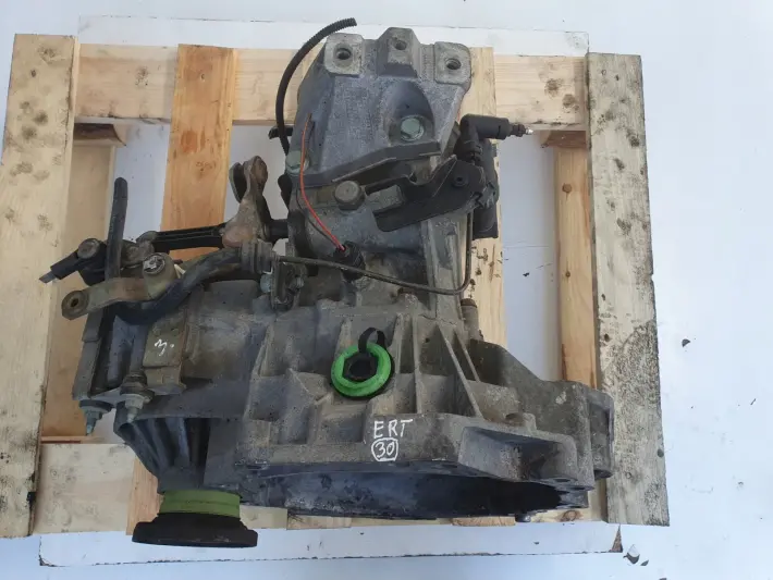 VW Bora 1.6 16V SKRZYNIA BIEGÓW ERT manualna MANUAL