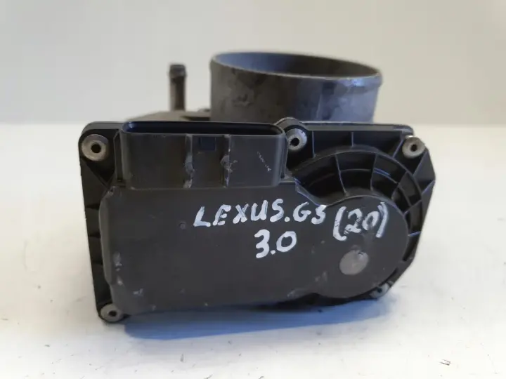 Lexus IS II IS250 2.5 PRZEPUSTNICA 22030-31020