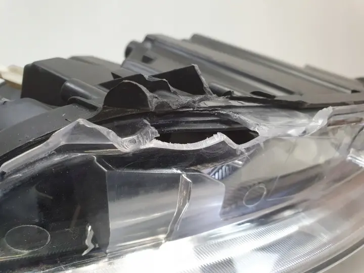Peugeot 208 I PRZEDNIA LAMPA LEWA lewy przód anglik