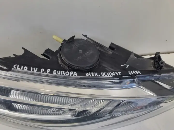 Renault Clio IV 16-20r LIFT PRZEDNIA LAMPA PRAWA PRAWY PRZÓD 260100653R
