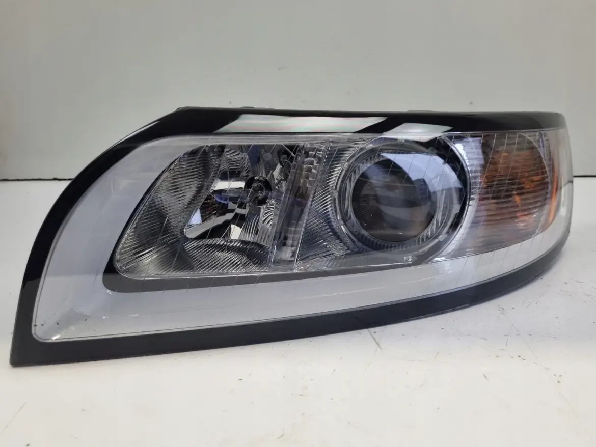 Volvo S40 II V50 LIFT 07-12r PRZEDNIA LAMPA LEWA lewy przód 32206141