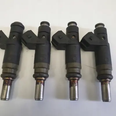 BMW E90 E91 E87 2.0 B WTRYSKIWACZ 7506158