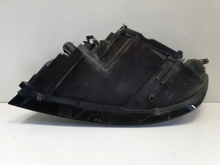 Volvo V50 S40 II PRZEDNIA LAMPA PRAWA prawy przód EUROPA ŁADNA 30698874