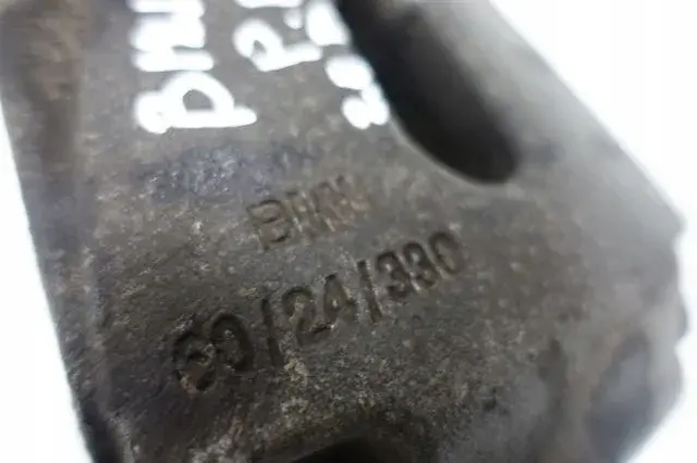 BMW F10 F11 2.0 D PRZEDNI ZACISK HAMULCOWY prawy