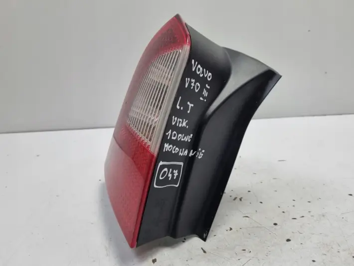 Volvo V70 III XC70 TYLNIA TYLNA LAMPA LEWA lewy tył LED 31395072