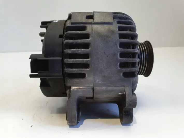 Audi A4 B7 2.7 TDI V6 ALTERNATOR 059903023A 140A valeo