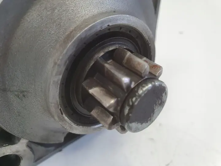 VW Golf III 1.9 D ROZRUSZNIK bosch 020911023P