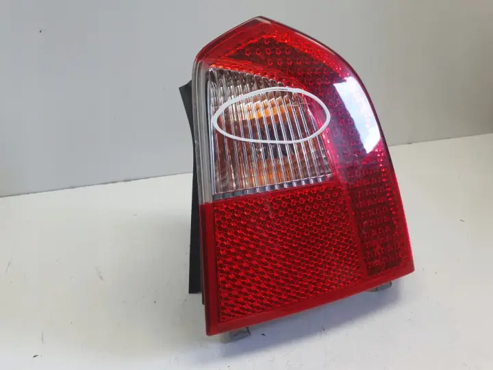 Volvo V70 III XC70 TYLNIA TYLNA LAMPA PRAWA prawy tył LED 30698984