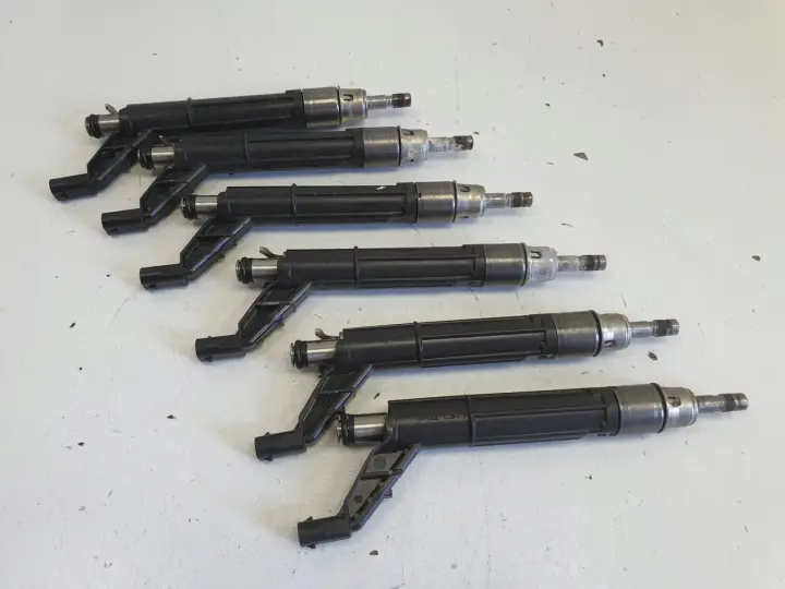 Audi A6 C8 3.0 TFSI WTRYSKIWACZ 06M906036T