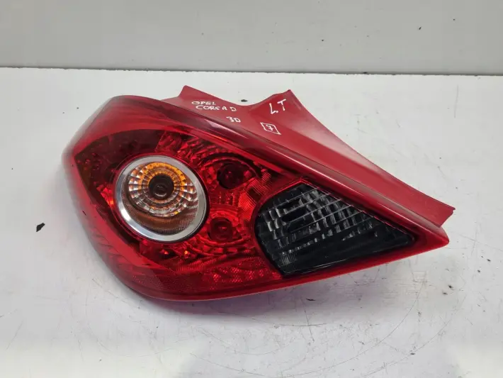 Opel Corsa D 3D HTB 06-14r TYLNIA LAMPA LEWA LEWY TYŁ 13211840 89038962A