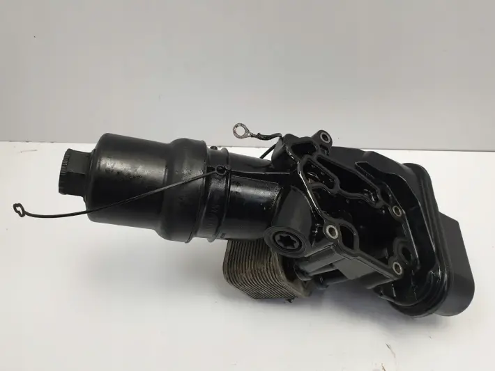 VW Golf V 2.0 FSI OBUDOWA FILTRA OLEJU podstawa