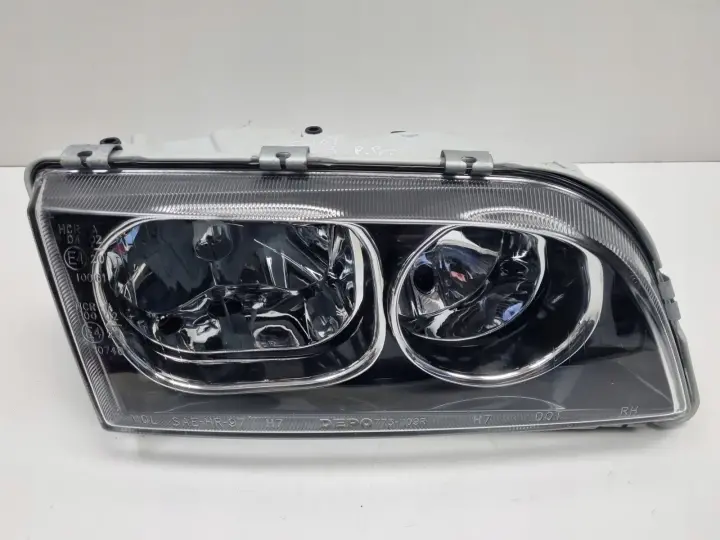 Volvo S40 II V40 LIFT PRZEDNIA LAMPA PRAWA PRAWY PRZÓD nowa europa CIEMNA