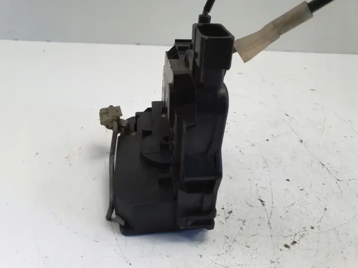 Opel Corsa D ZAMEK DRZWI lewy tył kierowcy 13258266 EQ