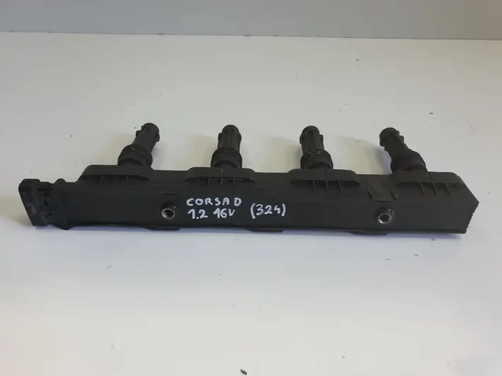 Opel Corsa D 1.2 1.4 16V CEWKA ZAPŁONOWA GN10204 delphi
