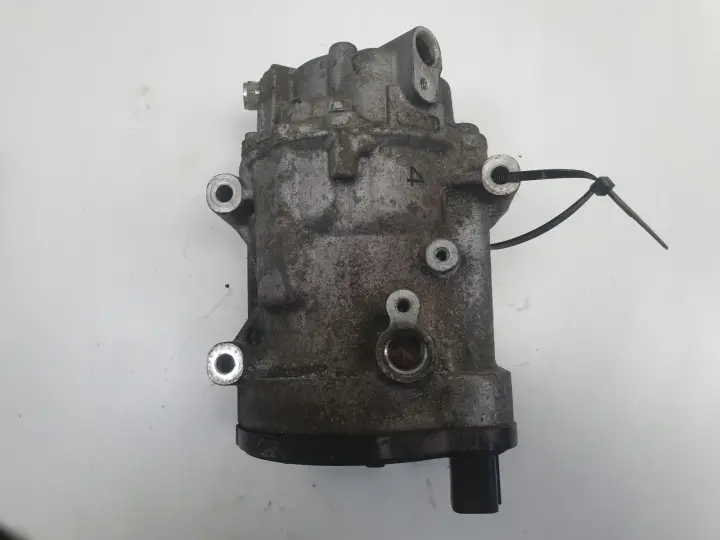 Toyota C-HR 1.8 Hybrid SPRĘŻARKA KLIMATYZACJI 042400-0371