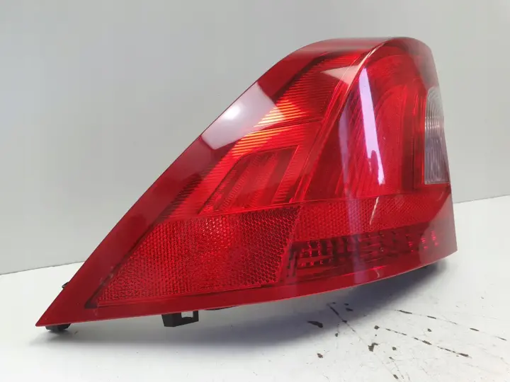 Volvo S60 II 10-13r TYLNIA TYLNA LAMPA LEWA lewy tył ŁADNA 30796267