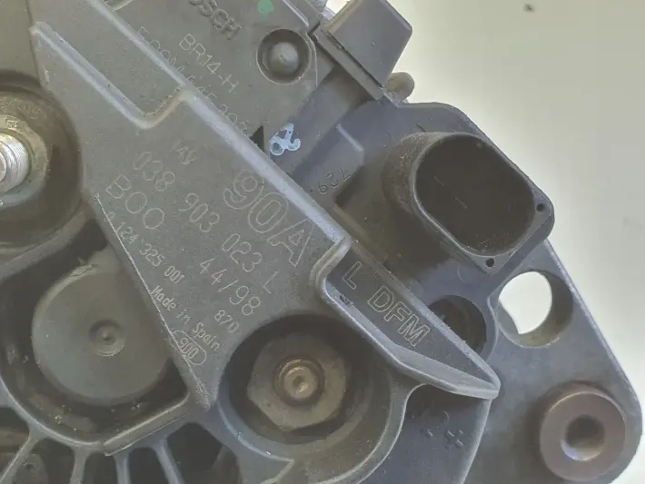 VW Bora Golf IV 1.9 TDI ALTERNATOR 0124325001 038903023L 90A