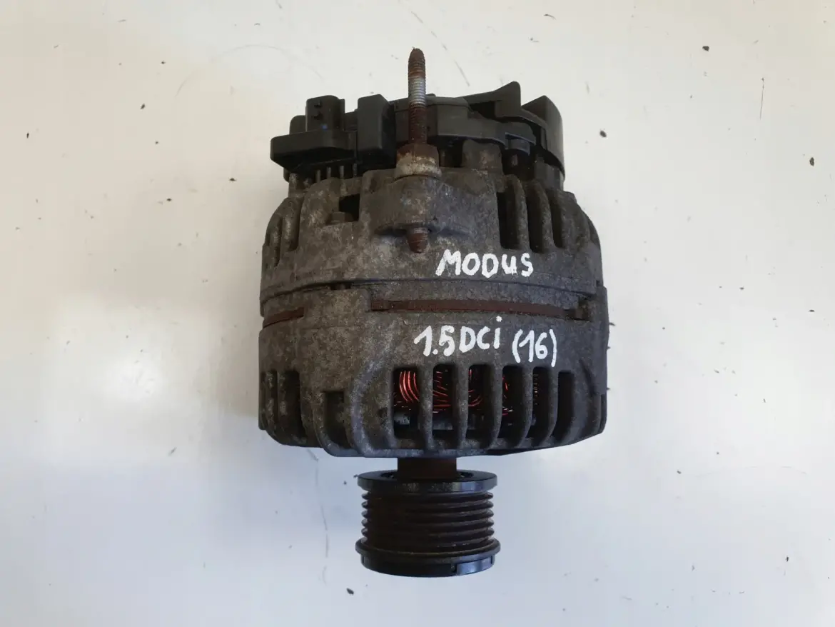 Renault Modus 1.5 DCi ALTERNATOR 0124425037 bosch 120A