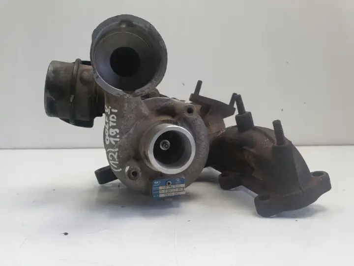 VW Golf V 1.9 TDI TURBOSPRĘŻARKA turbo 038253014G