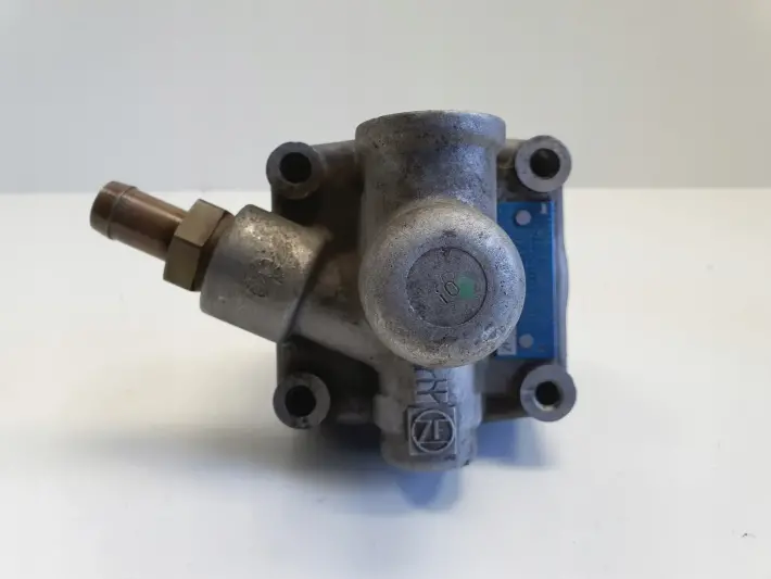 Audi A6 C4 2.5 TDI POMPA WSPOMAGANIA 048145155F