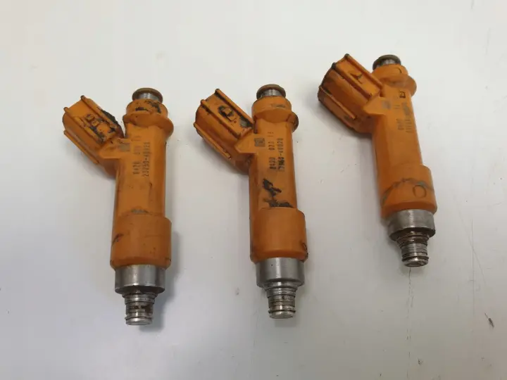 Toyota IQ 1.0 VVTi WTRYSKIWACZ wtrysk 23250-40020