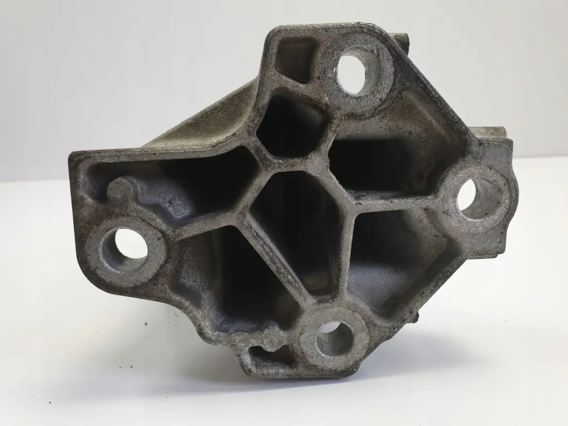 Range Rover Sport II 3.0 D ŁAPA SILNIKA wspornik