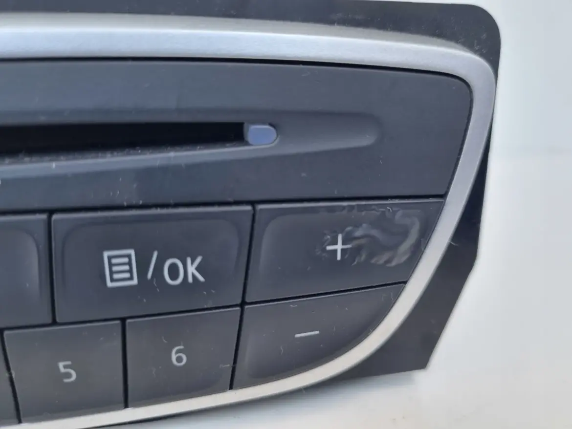 Renault Scenic III Megane III RADIO CD Radioodtwarzacz 281150030R Ładne