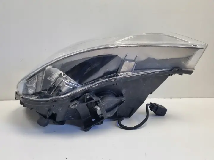 Volvo V60 S60 II PRZEDNIA LAMPA PRAWA prawy przód XENON EUROPA 31299991