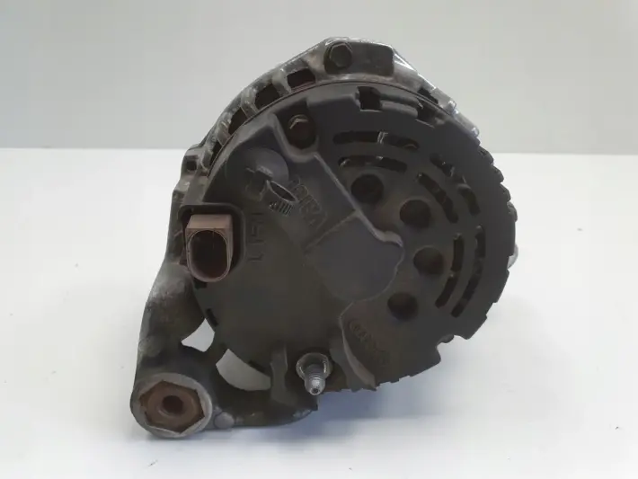 VW Passat B5 1.6 8V ALTERNATOR Valeo 06B903016D 90A