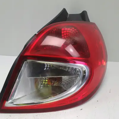 Renault Clio III HB lift TYLNA LAMPA PRAWA prawy tył pasażera 8200886946