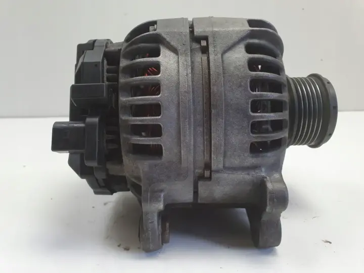 VW Golf IV 1.9 TDI ALTERNATOR bosch 028903028E