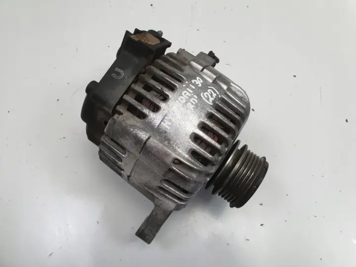 Hyundai i30 1.6 CRDI ALTERNATOR 2655475 valeo 120A